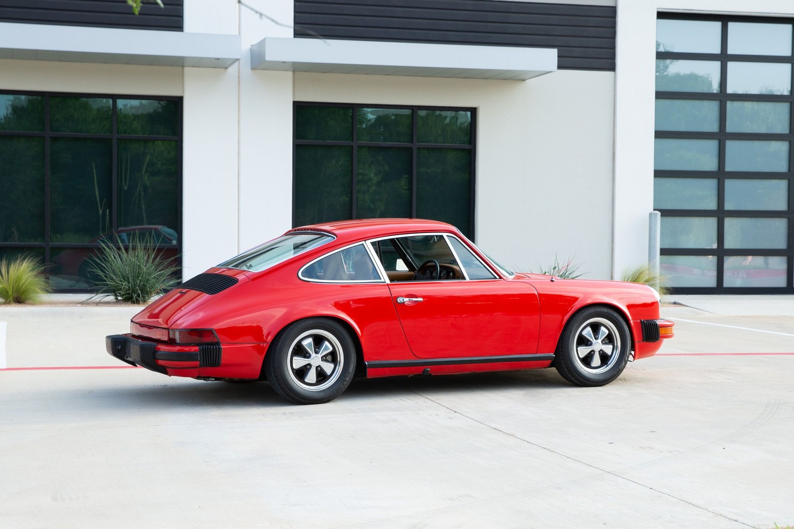 Porsche-911-1975-Coupe-7