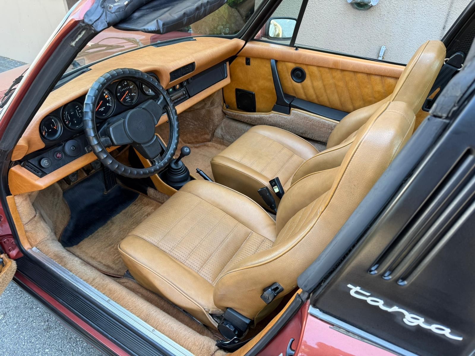 Porsche-911-1976-10