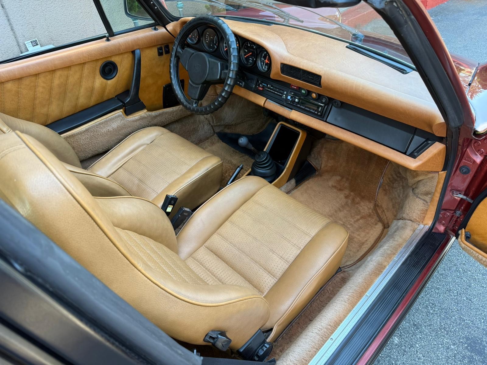 Porsche-911-1976-12