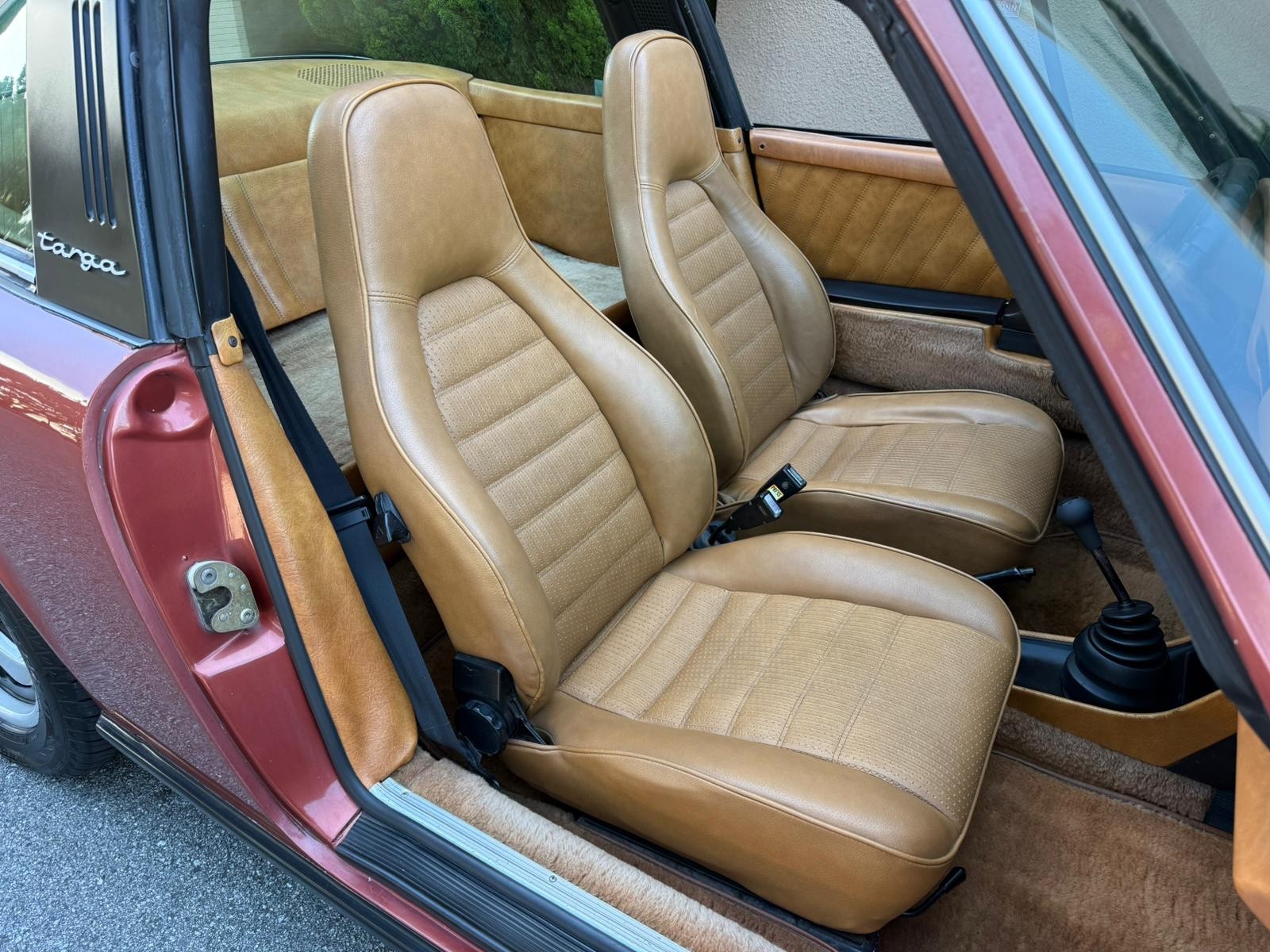 Porsche-911-1976-13