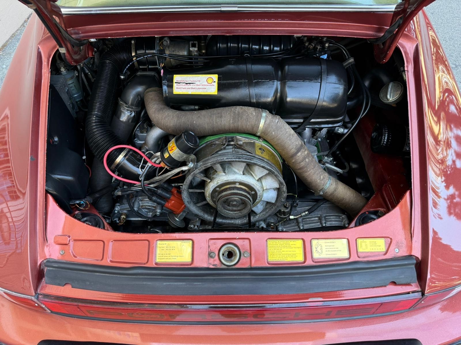 Porsche-911-1976-14