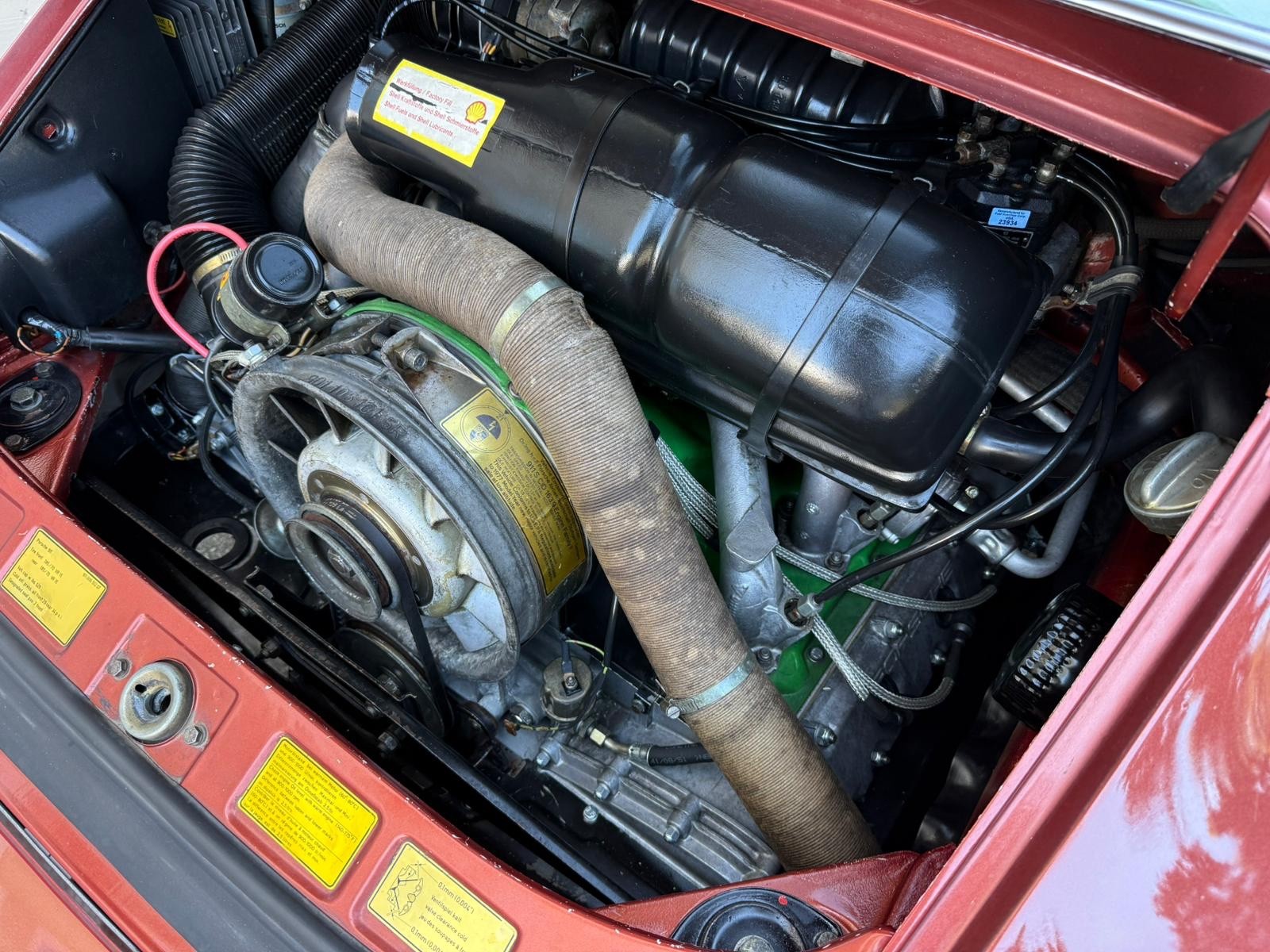 Porsche-911-1976-15