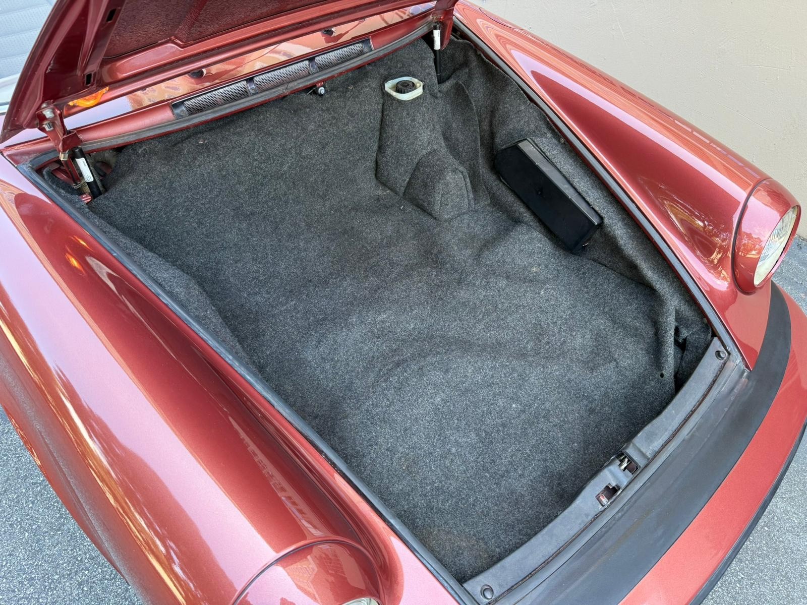 Porsche-911-1976-16