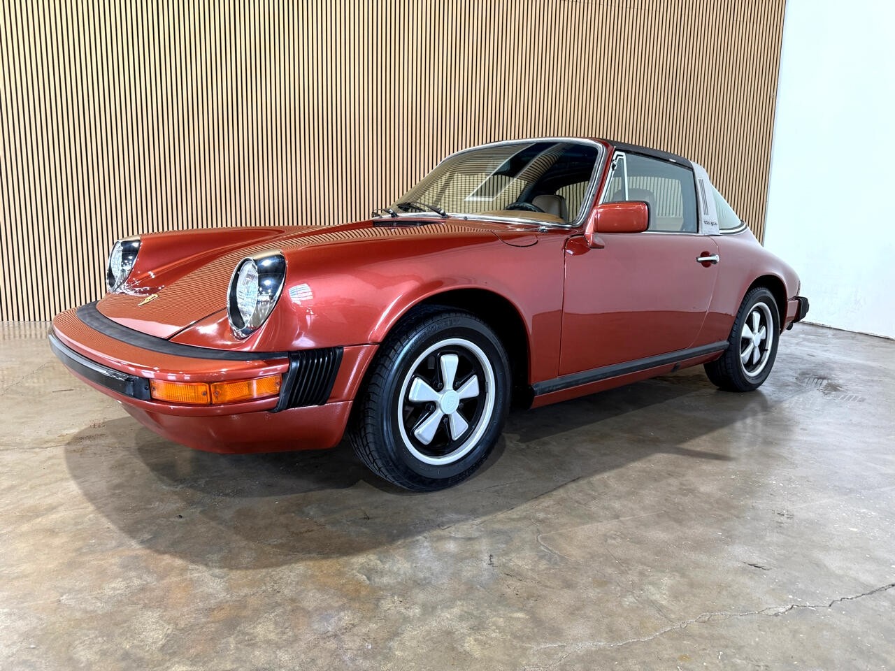Porsche-911-1976-Classic-Car-1