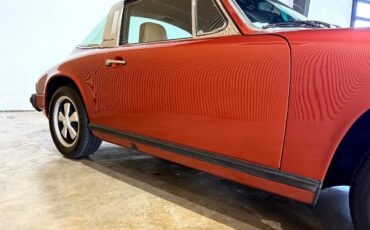 Porsche-911-1976-Classic-Car-12