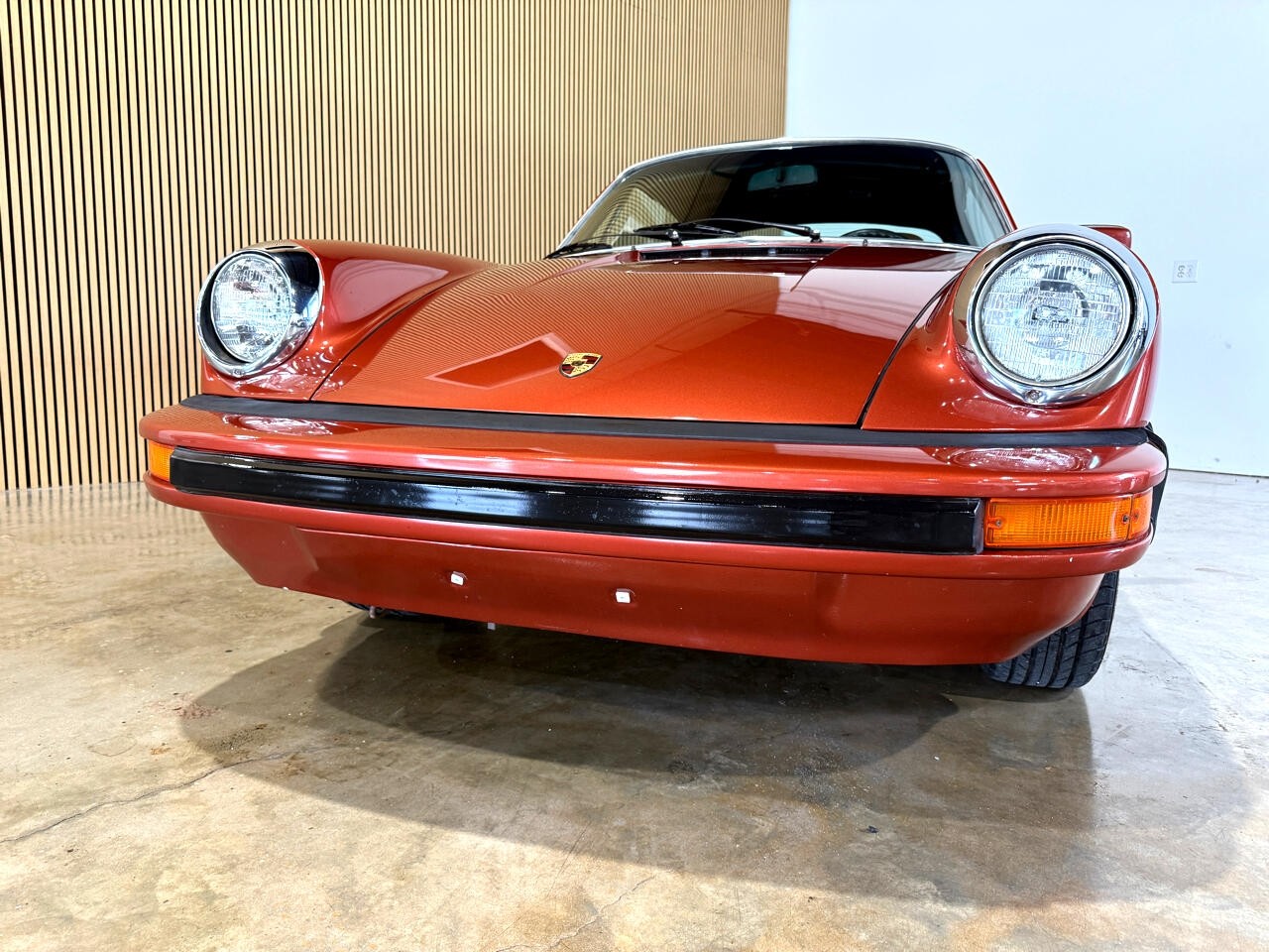 Porsche-911-1976-Classic-Car-14