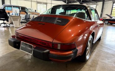Porsche-911-1976-Classic-Car-16