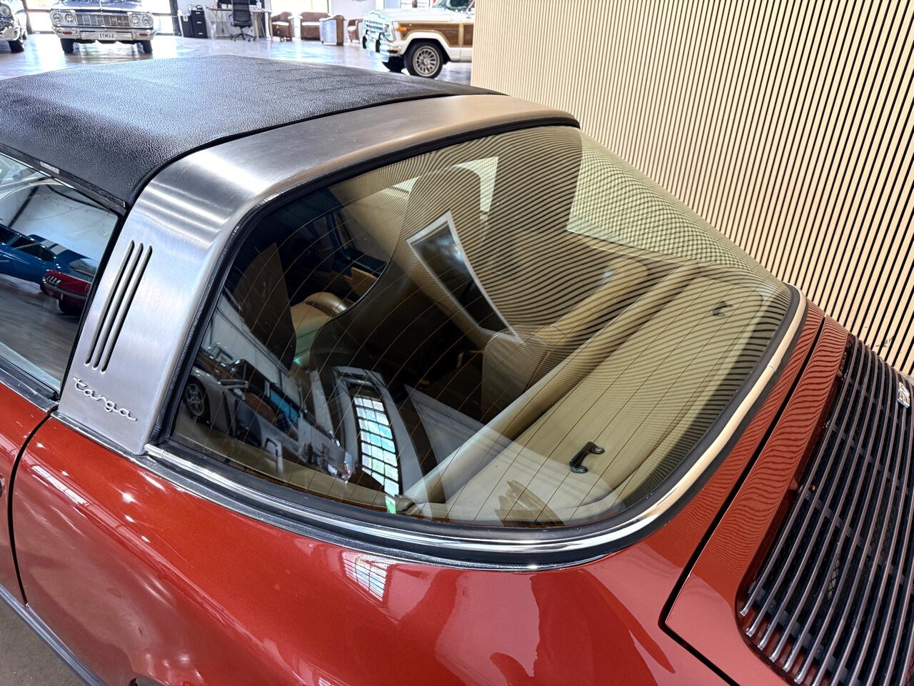 Porsche-911-1976-Classic-Car-17