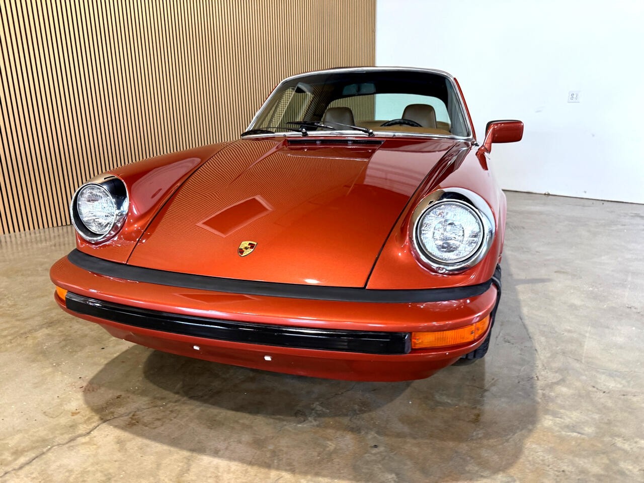 Porsche-911-1976-Classic-Car-2