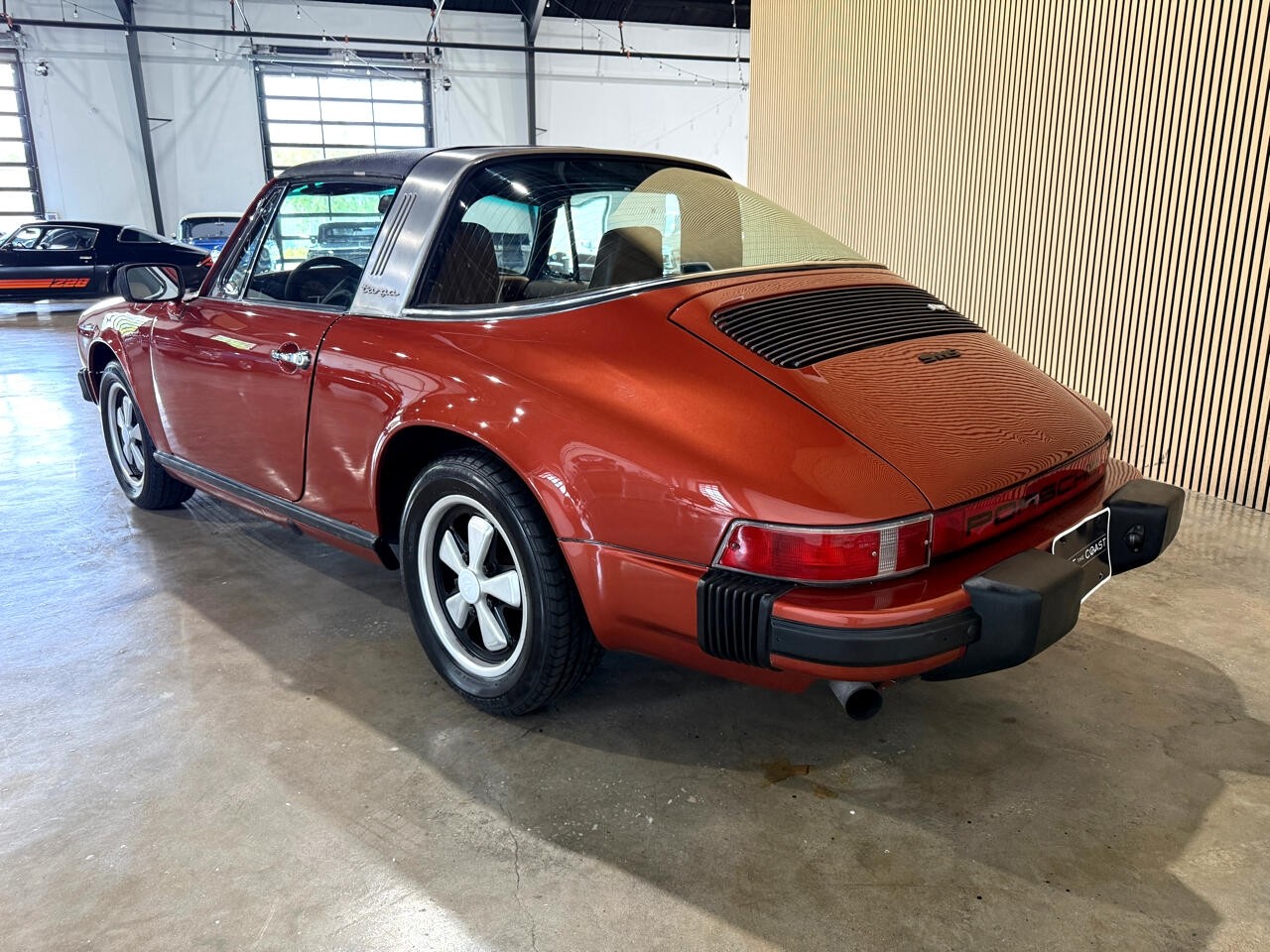 Porsche-911-1976-Classic-Car-20