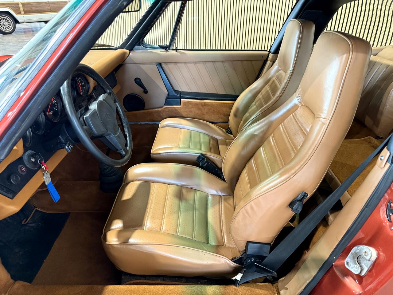 Porsche-911-1976-Classic-Car-22
