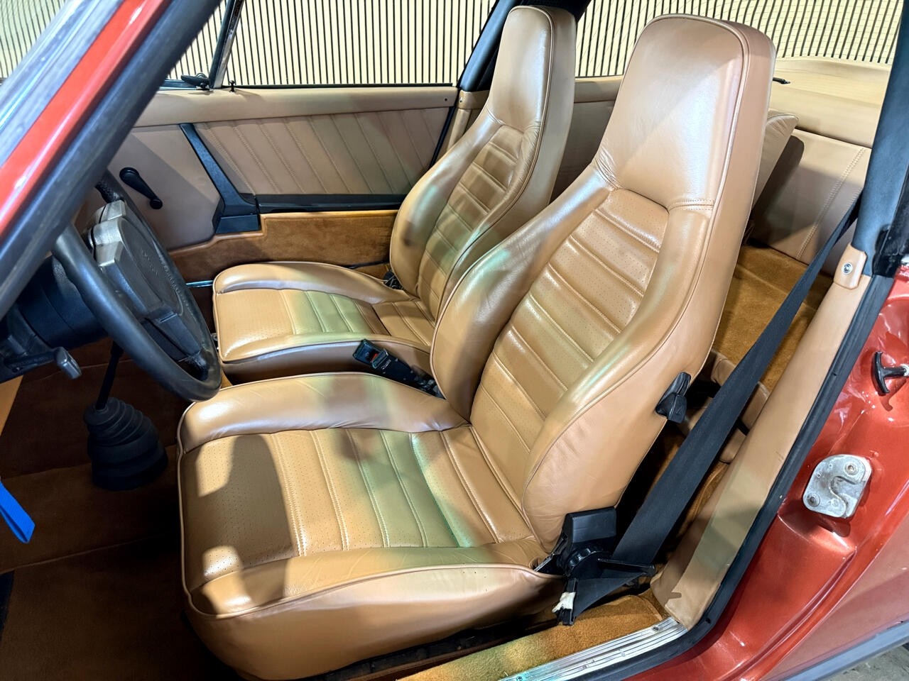 Porsche-911-1976-Classic-Car-27