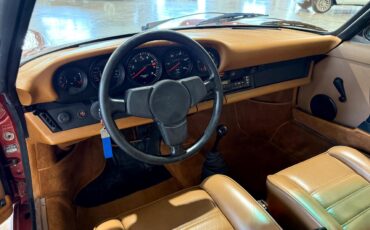 Porsche-911-1976-Classic-Car-31