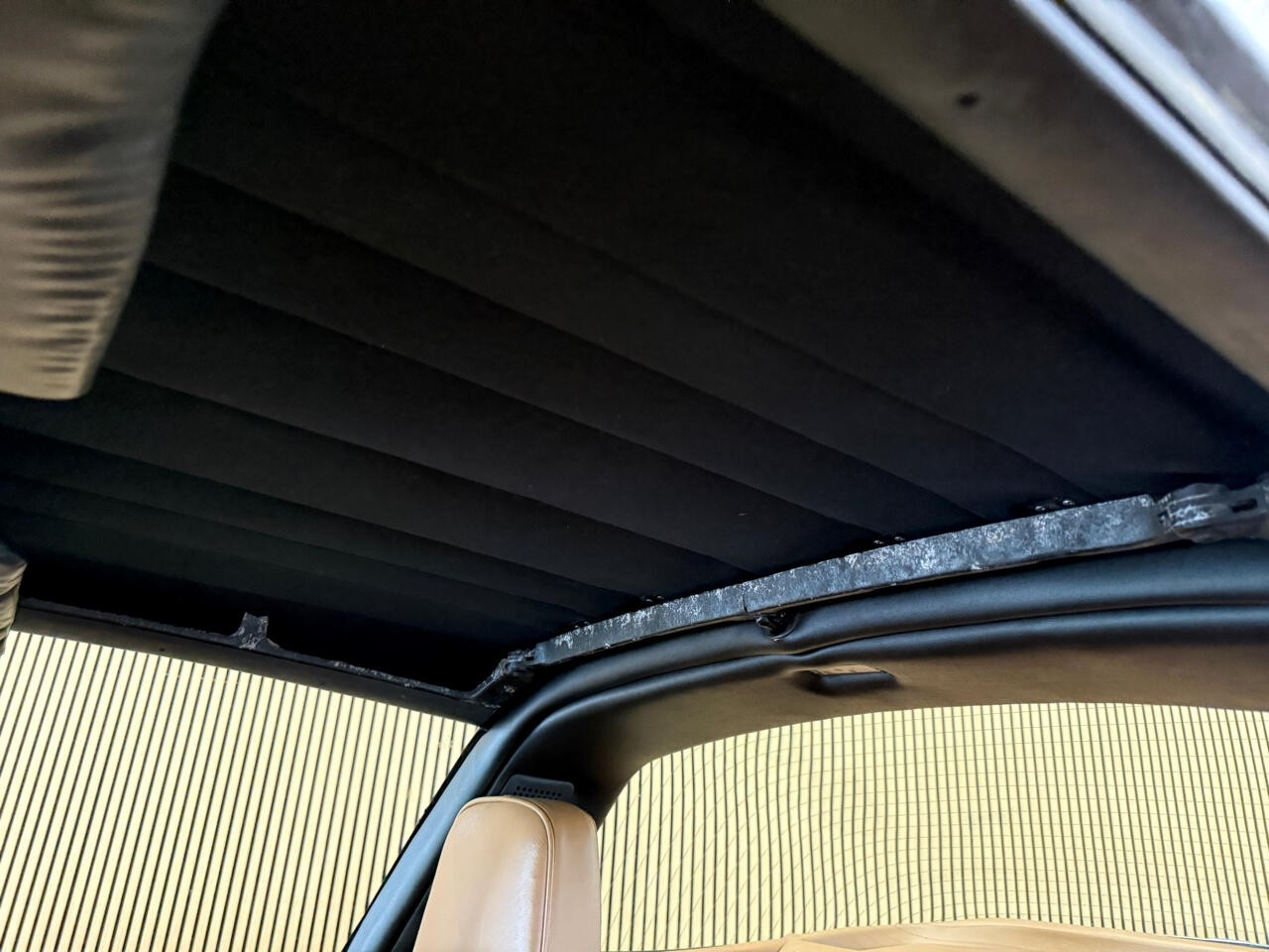 Porsche-911-1976-Classic-Car-34
