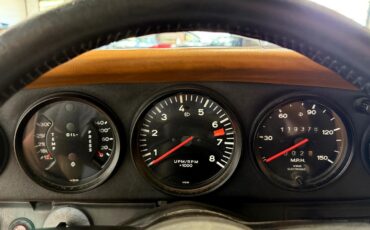 Porsche-911-1976-Classic-Car-38