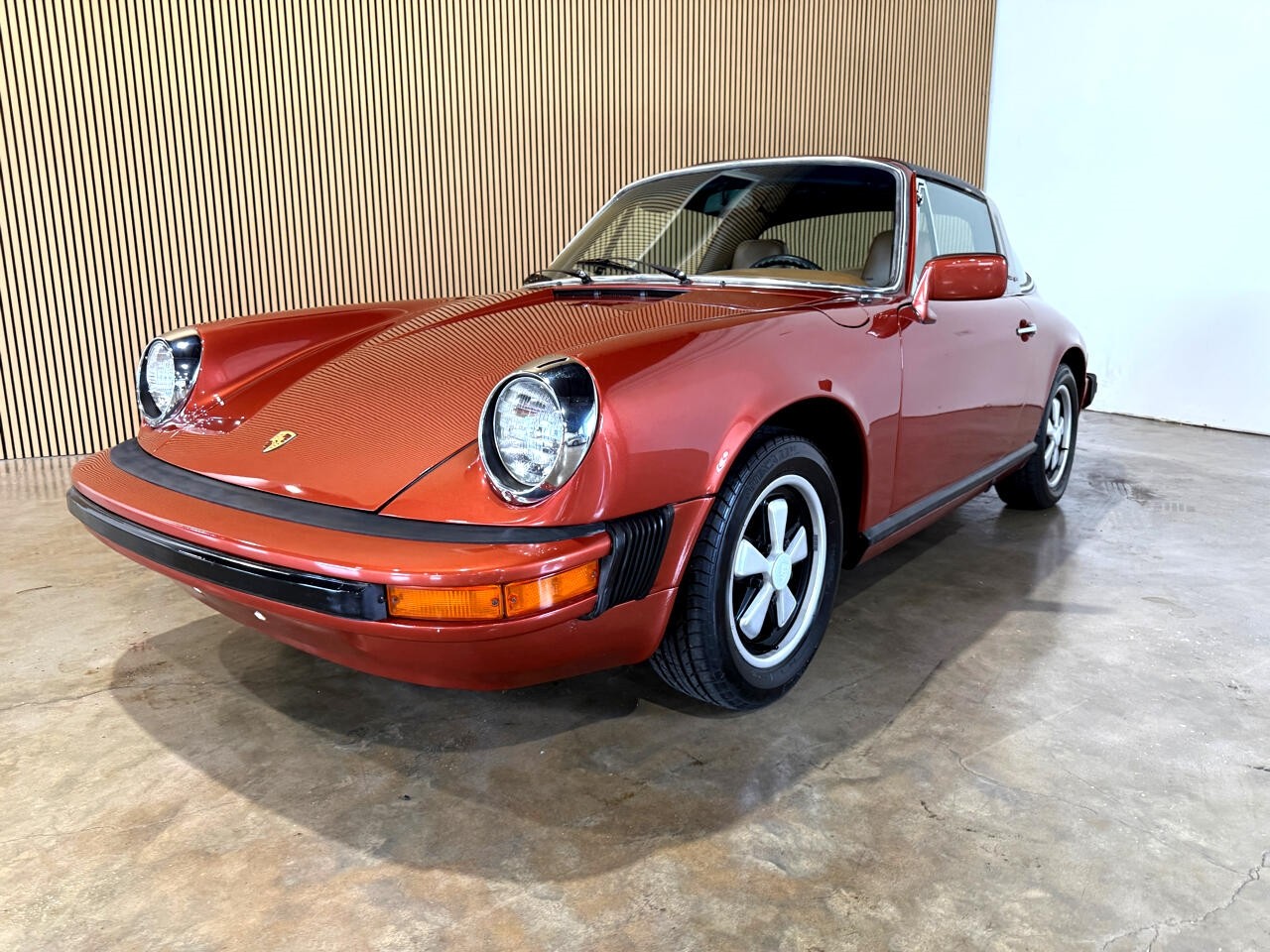 Porsche-911-1976-Classic-Car-5