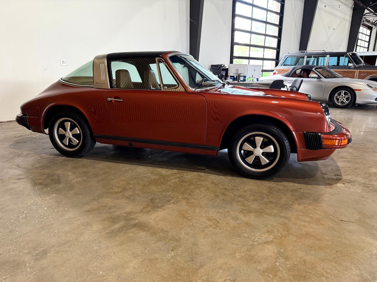 Porsche-911-1976-Classic-Car-6