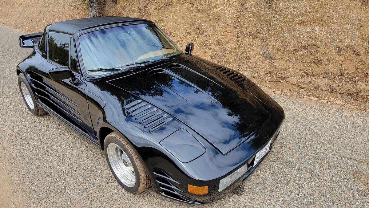 Porsche-911-1977-18
