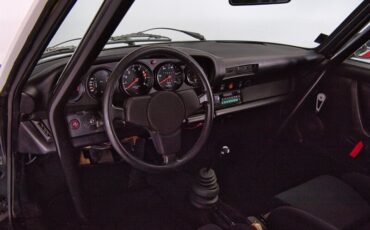 Porsche-911-1977-19