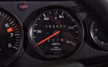 Porsche-911-1977-27