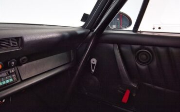 Porsche-911-1977-31