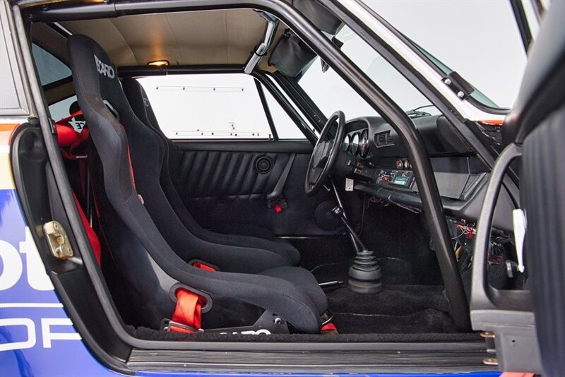 Porsche-911-1977-35