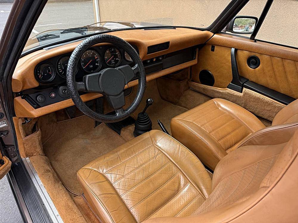 Porsche-911-1977-brown-13