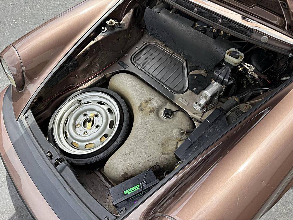 Porsche-911-1977-brown-19