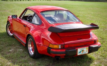 Porsche-911-1978-Coupe-10