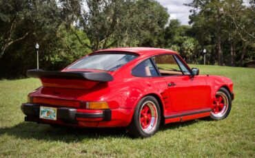 Porsche-911-1978-Coupe-12