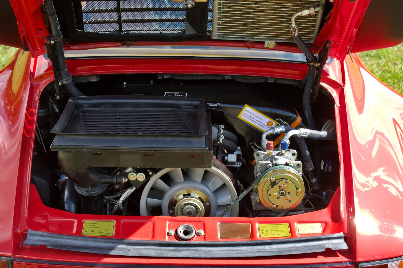 Porsche-911-1978-Coupe-25