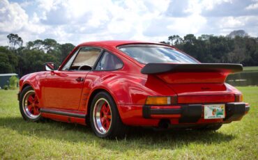 Porsche-911-1978-Coupe-9