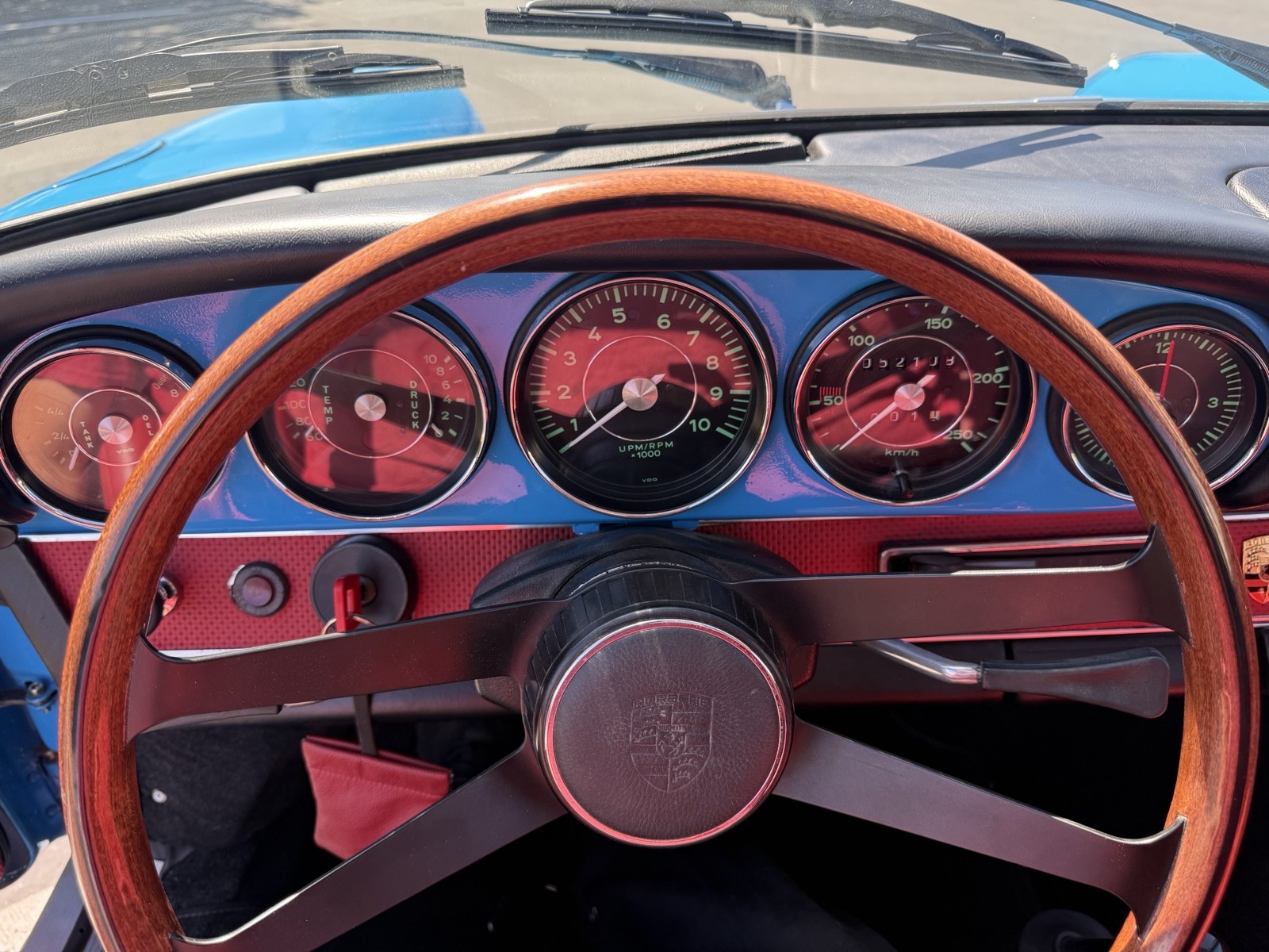 Porsche-911-1980-18