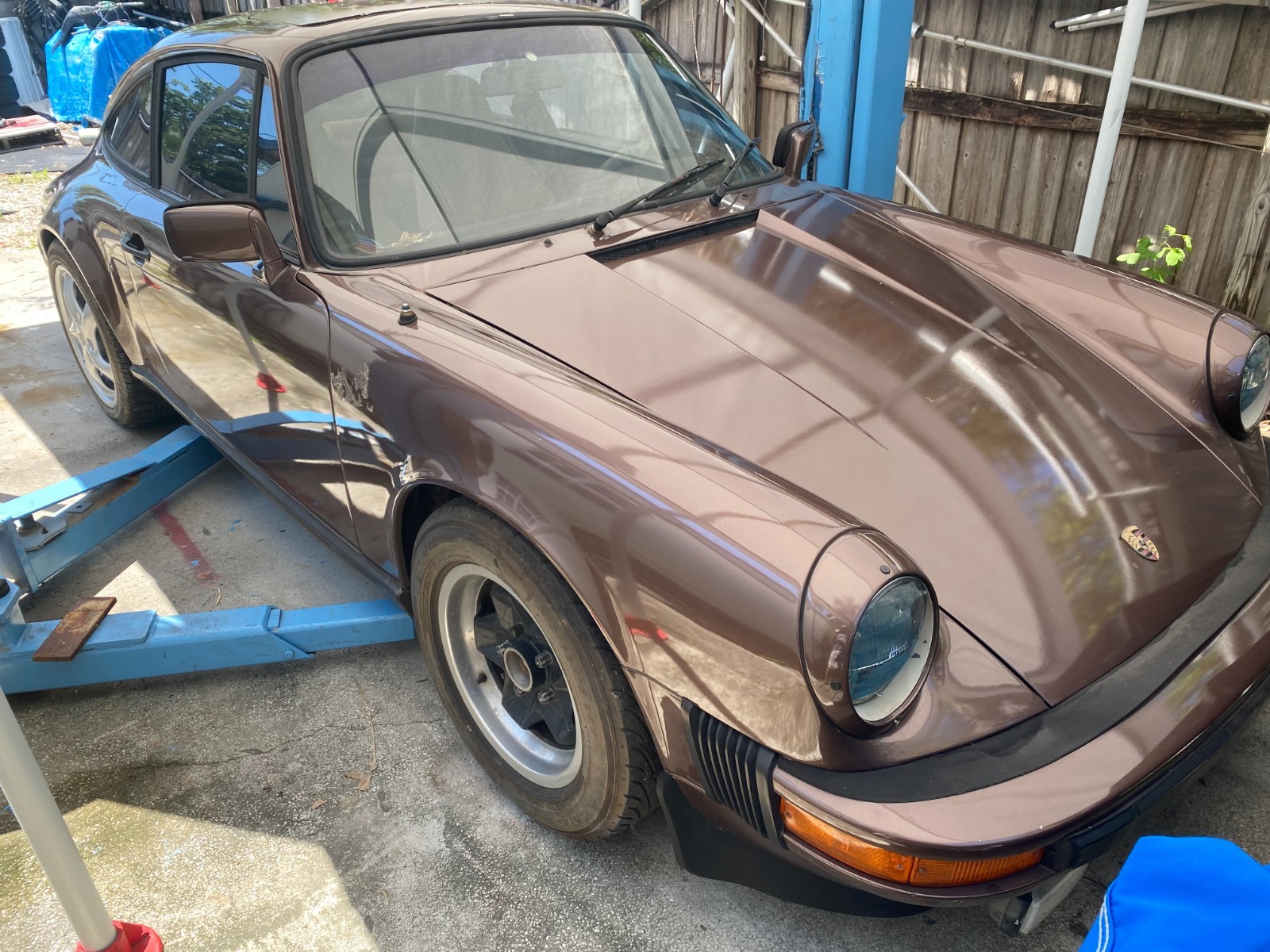 Porsche-911-1981-Coupe-1