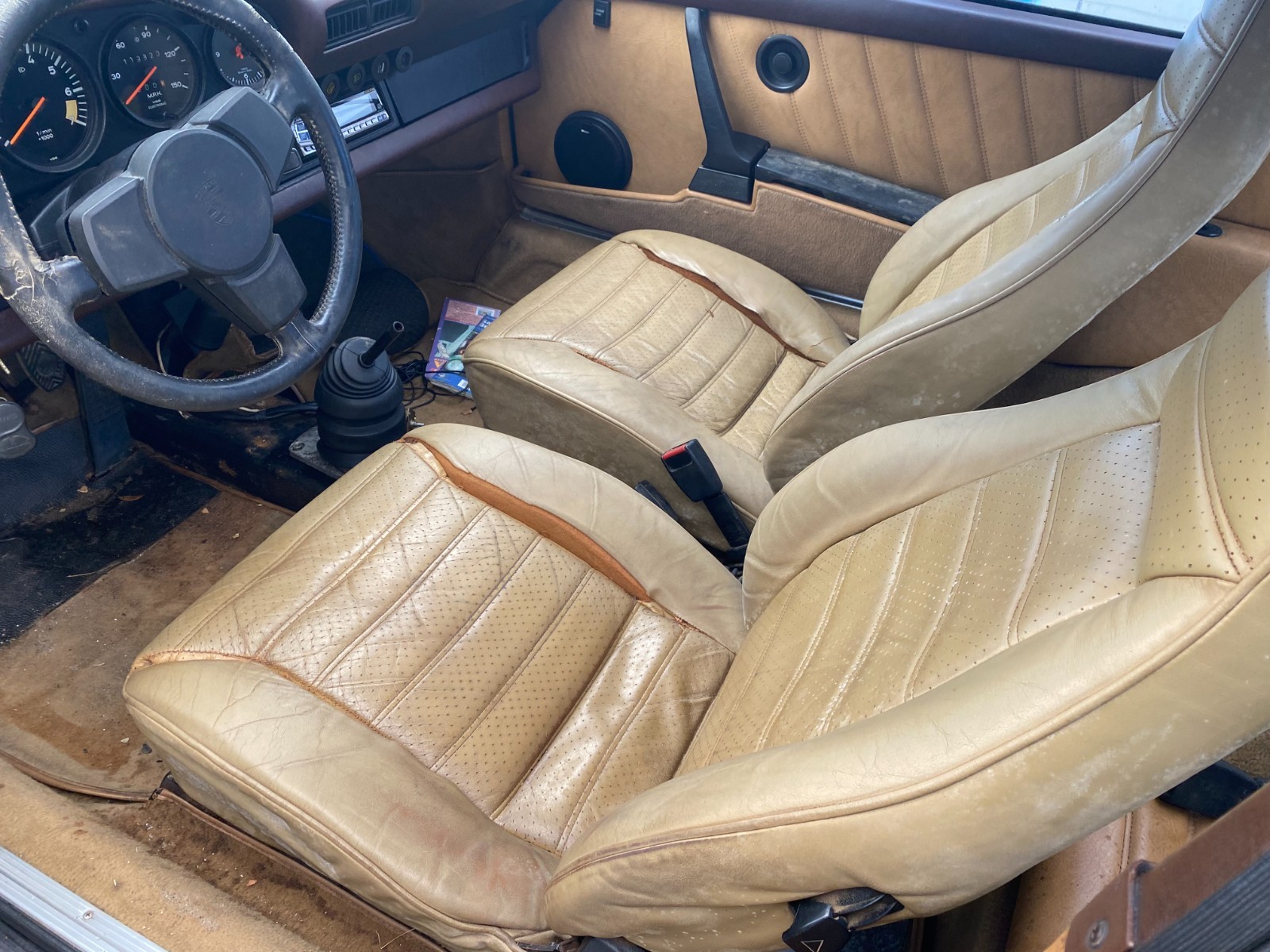 Porsche-911-1981-Coupe-8
