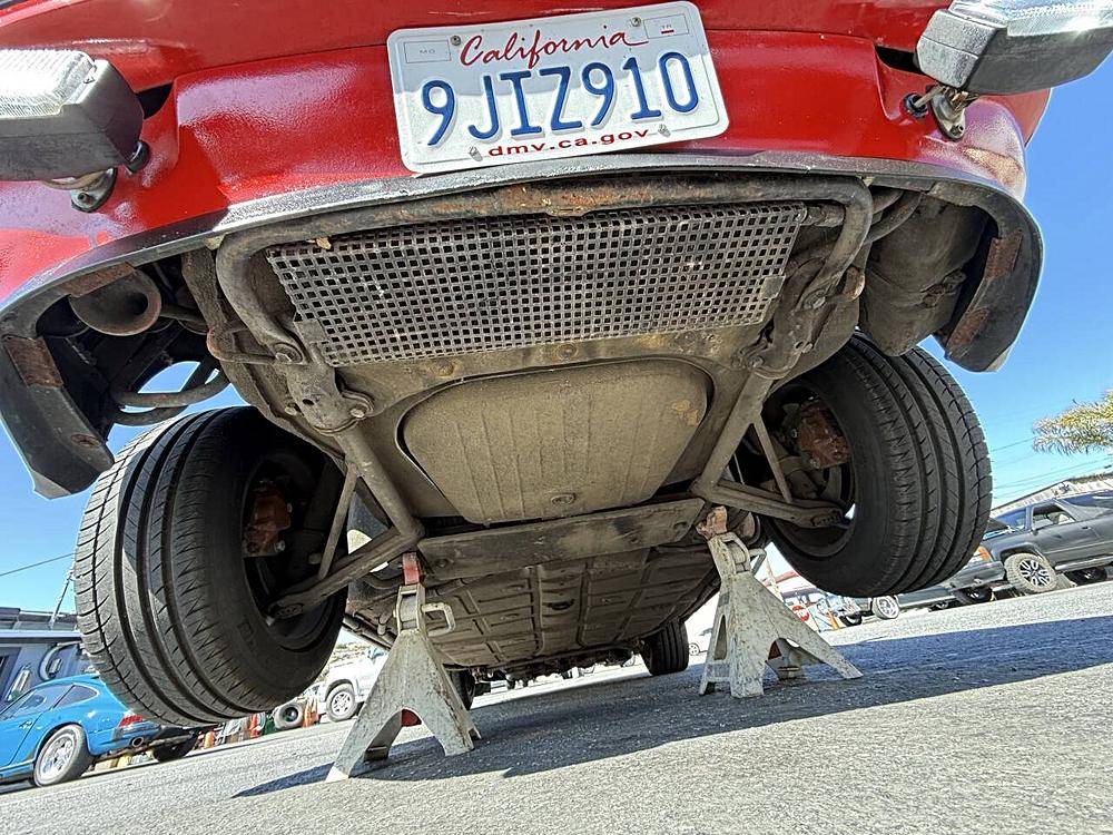 Porsche-911-1981-red-23