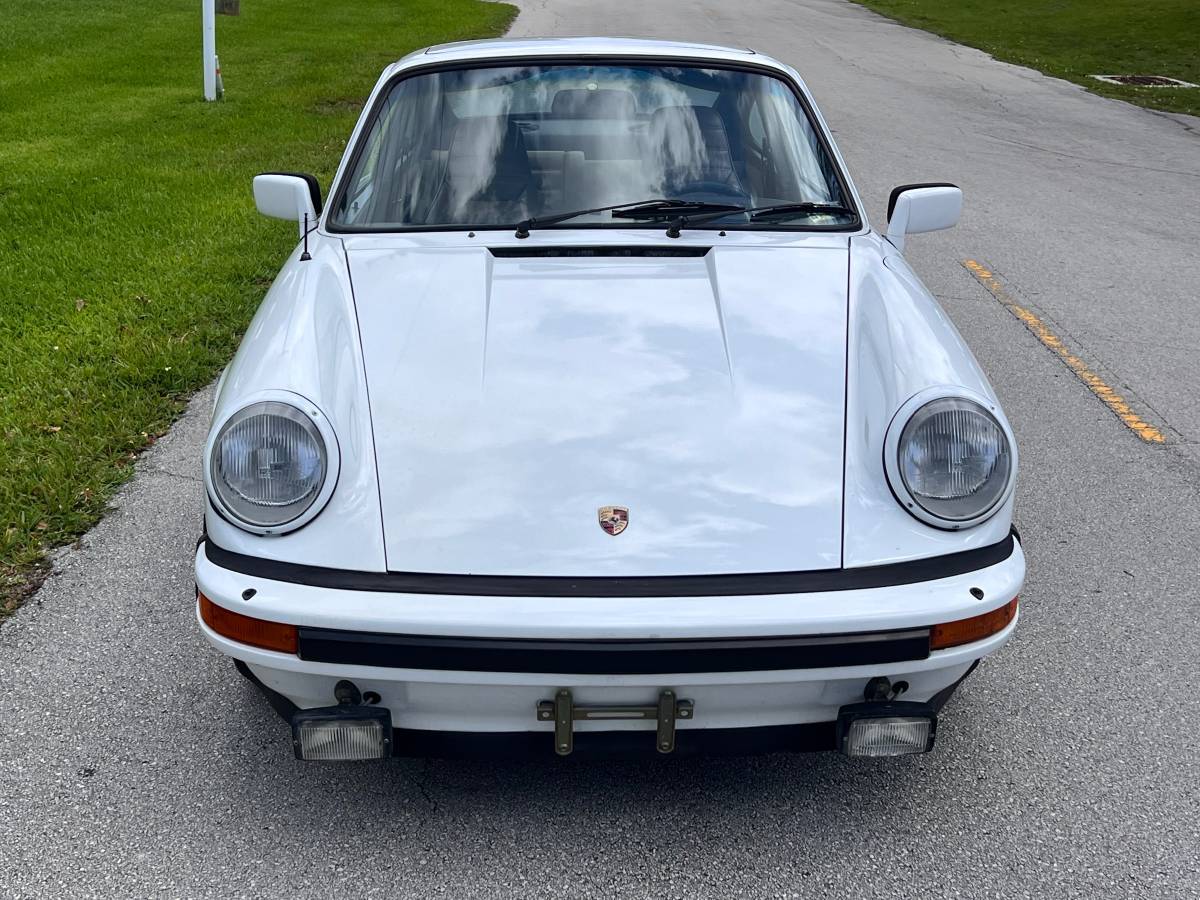 Porsche-911-1981-white-11