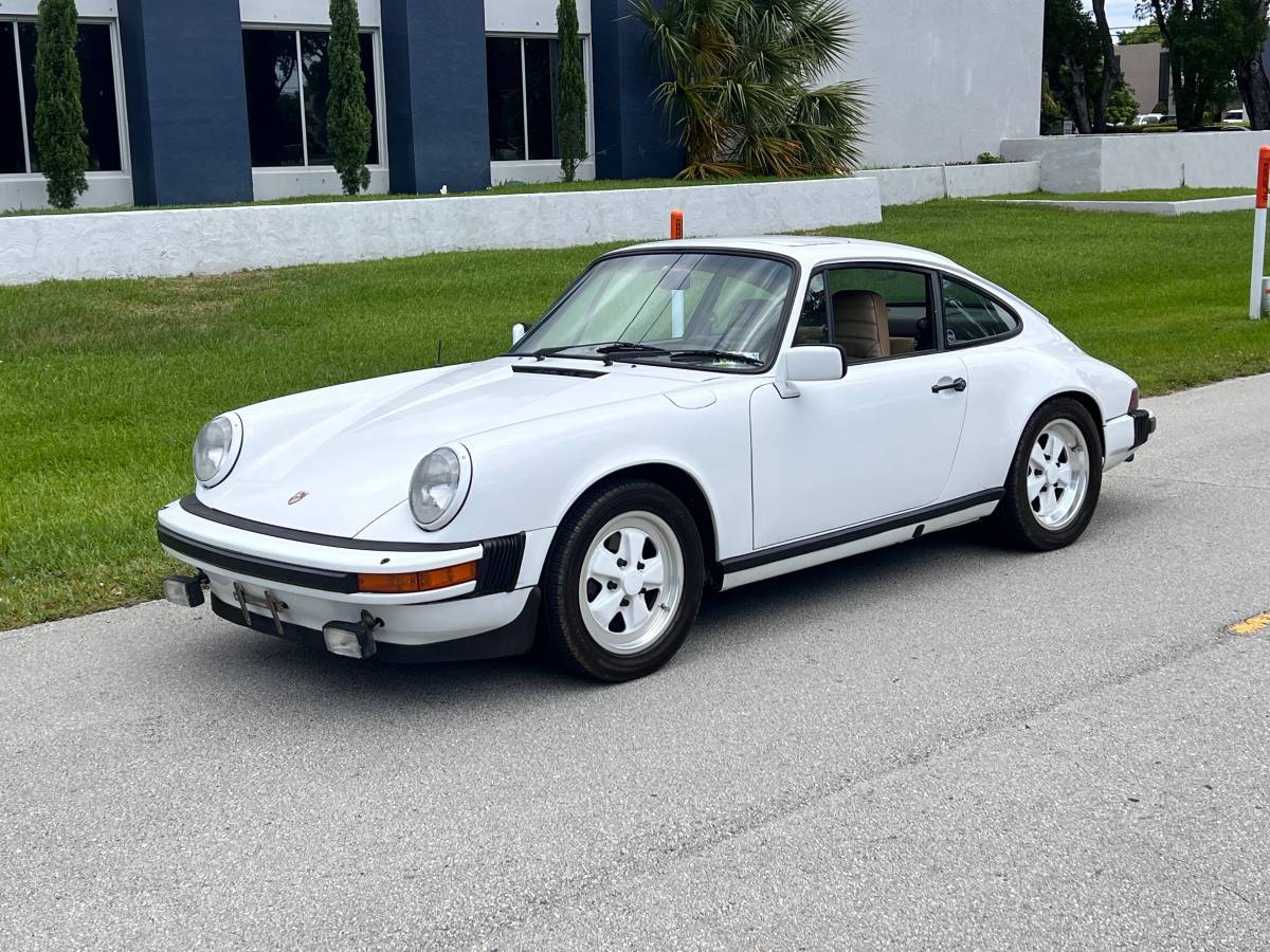 Porsche-911-1981-white-13