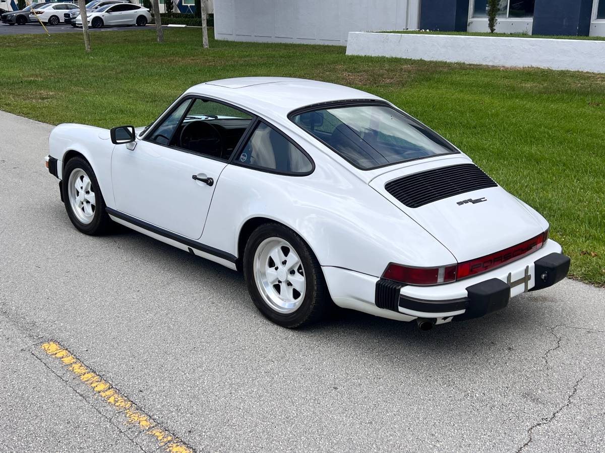 Porsche-911-1981-white-14