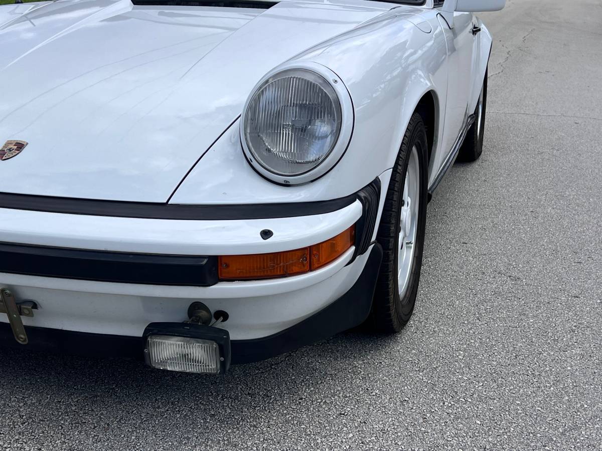 Porsche-911-1981-white-16
