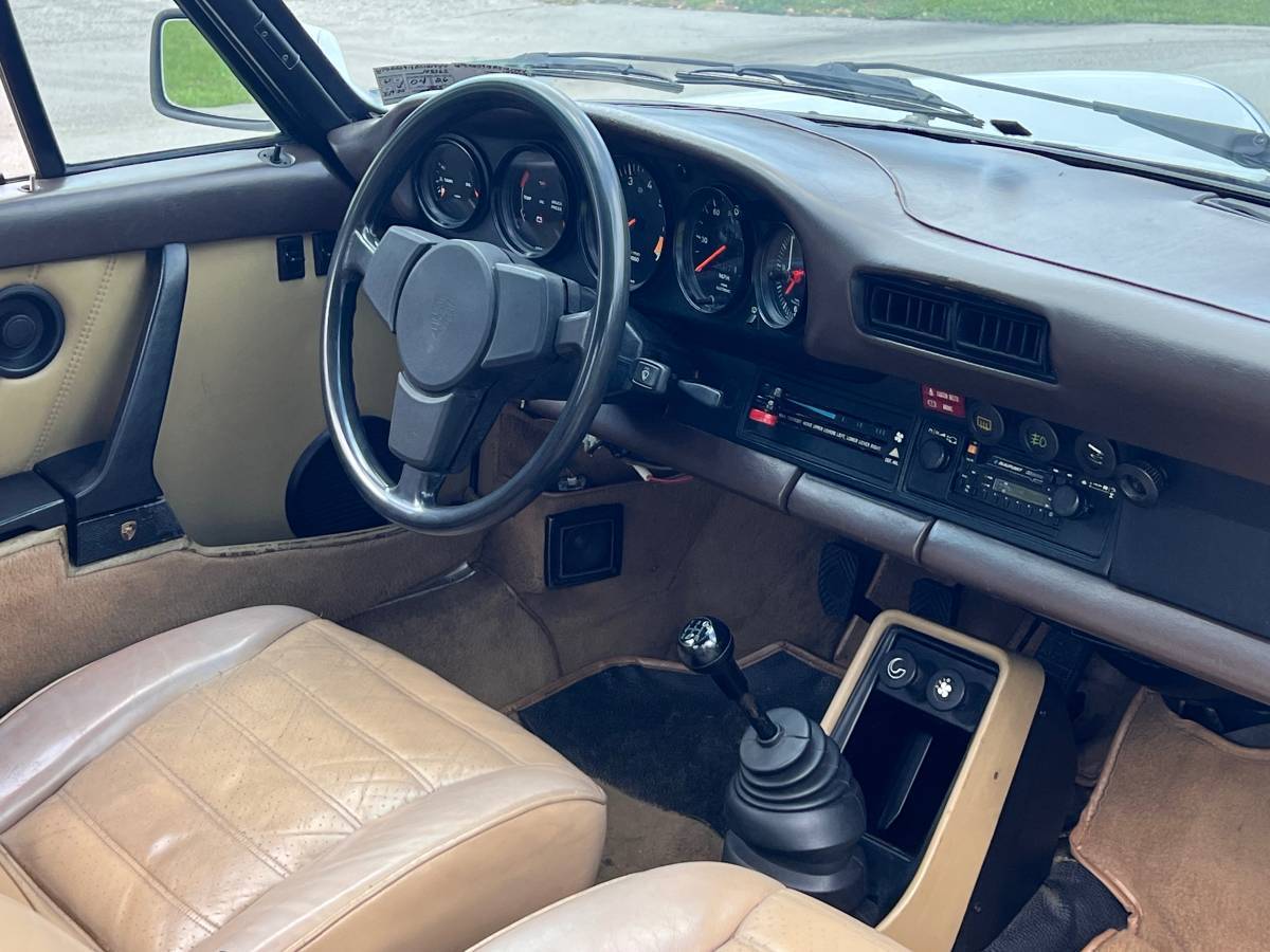 Porsche-911-1981-white-18