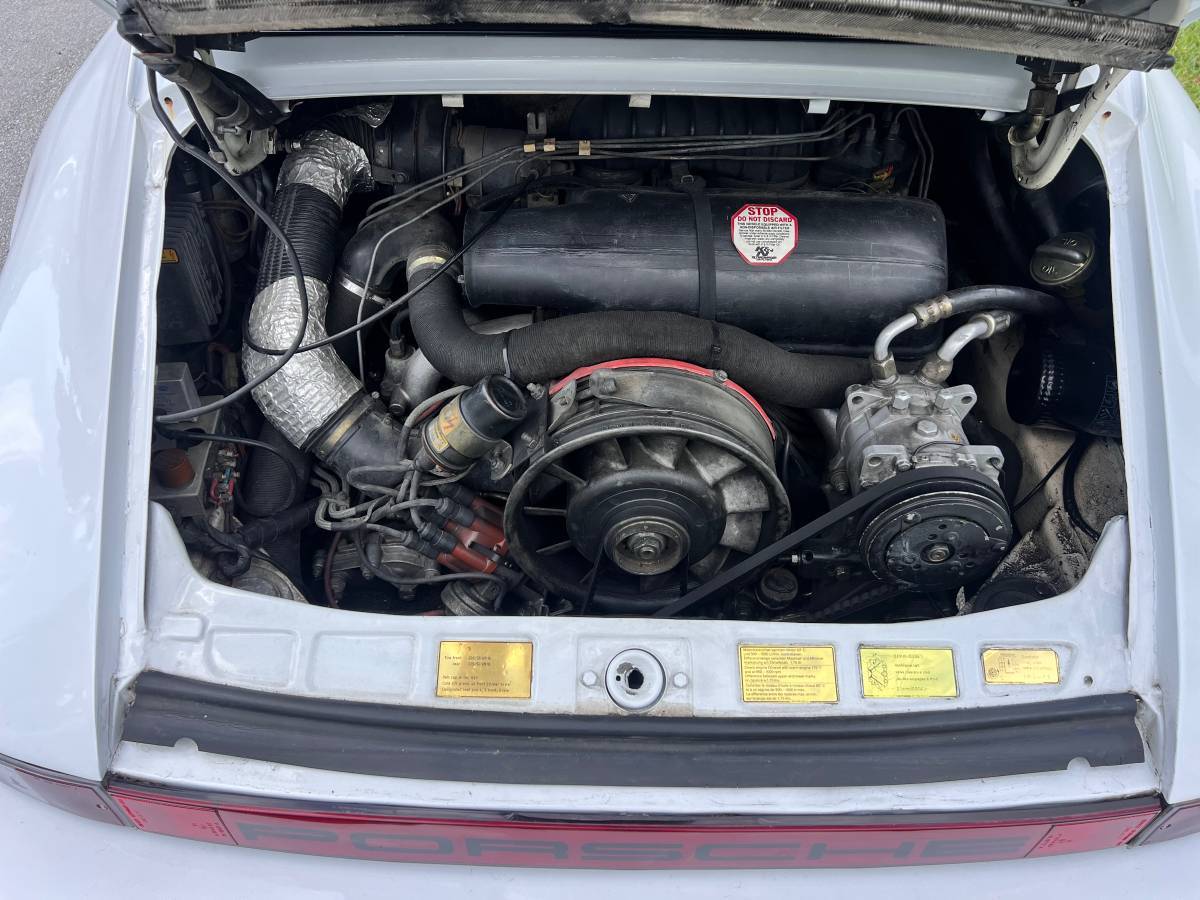 Porsche-911-1981-white-8