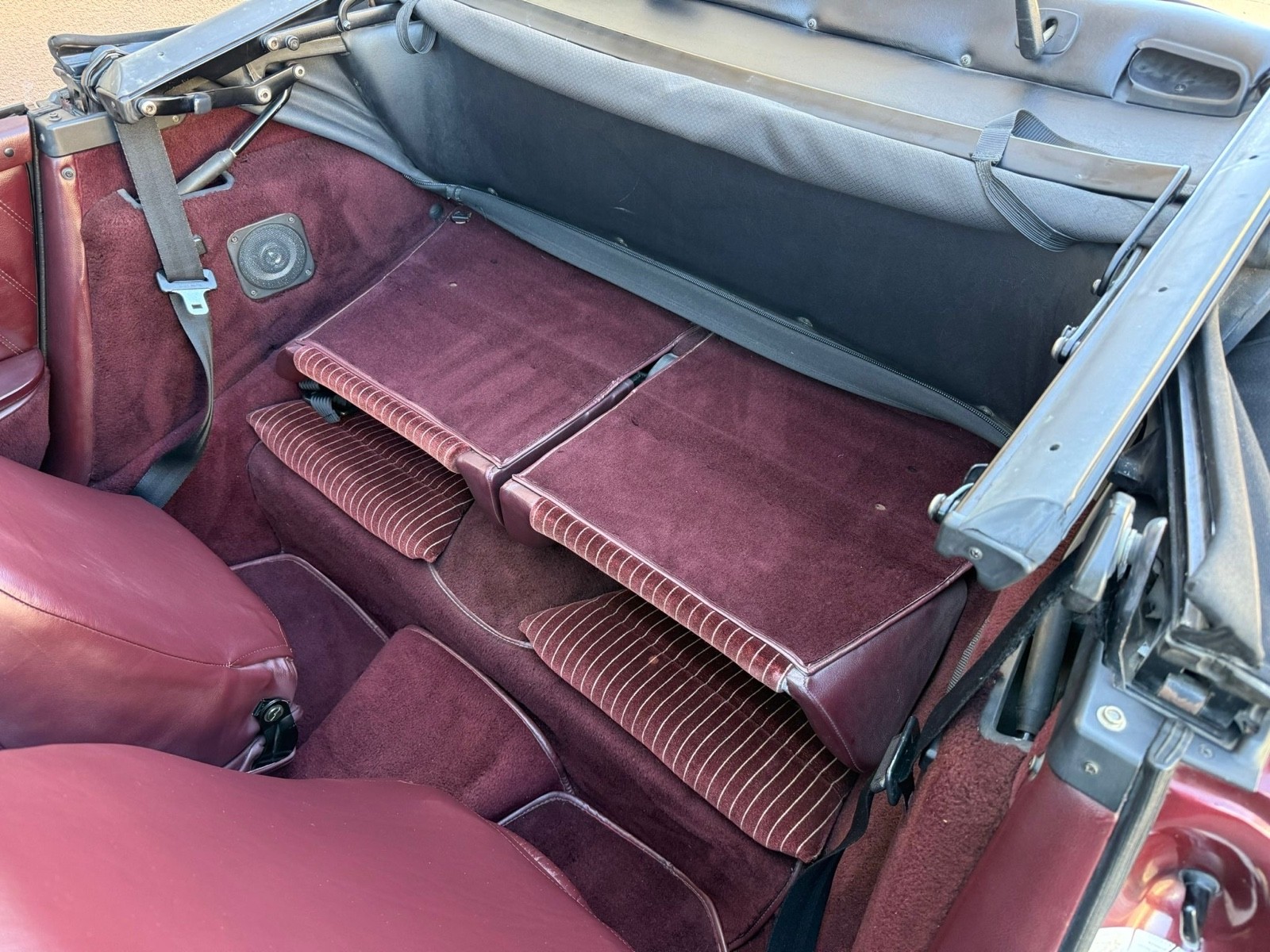 Porsche-911-1983-10