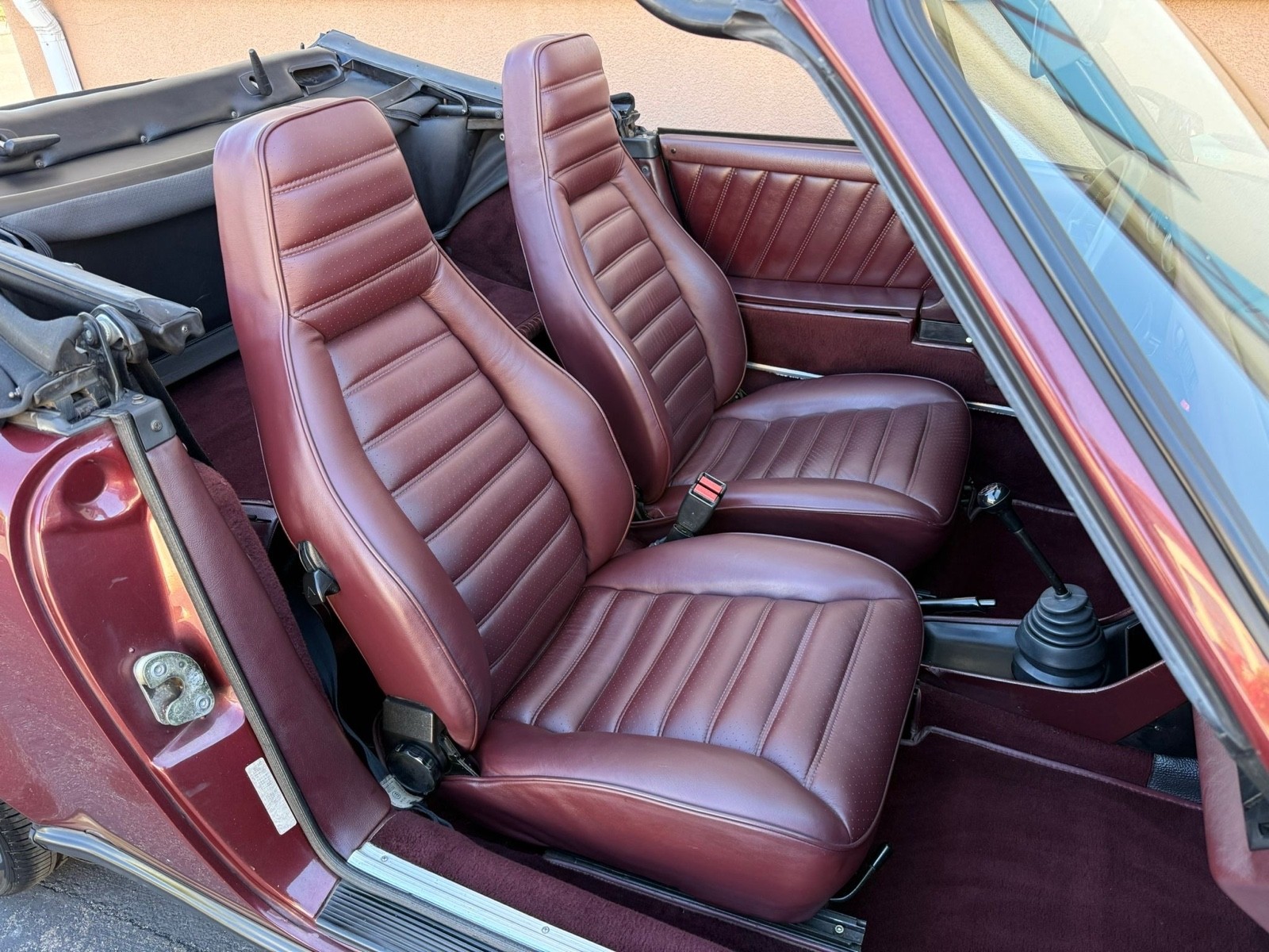 Porsche-911-1983-11