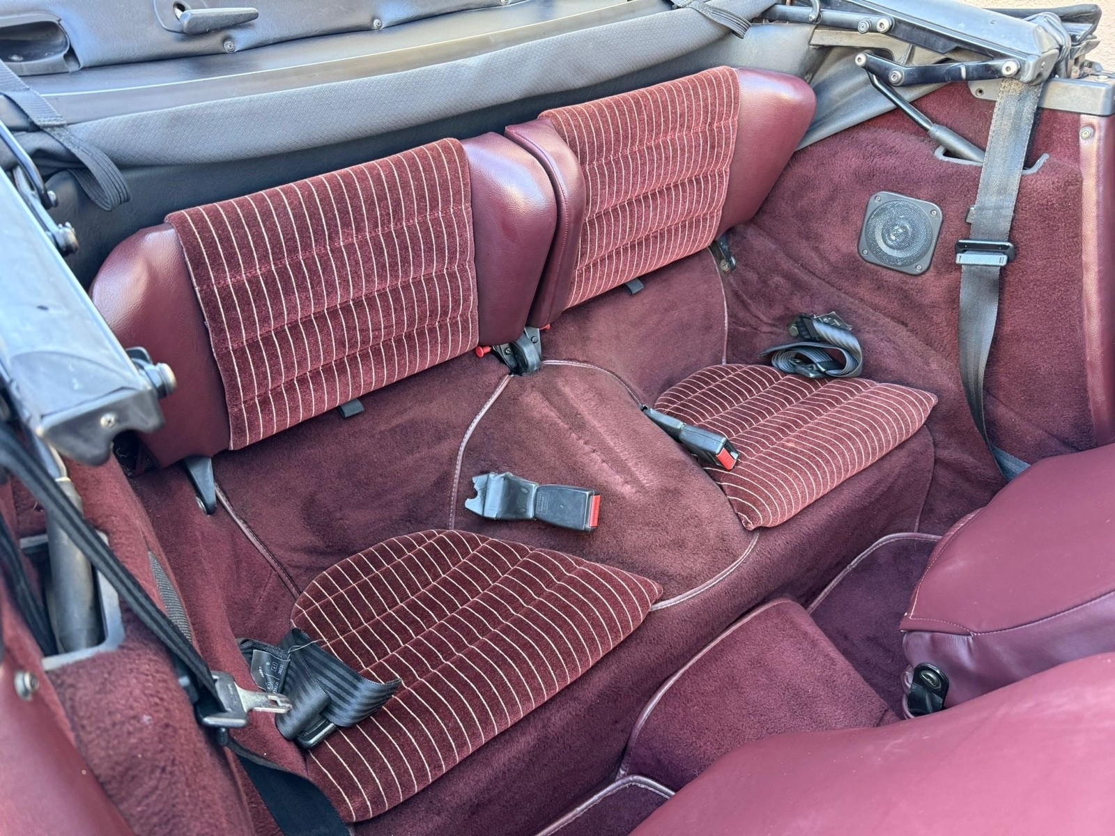 Porsche-911-1983-13
