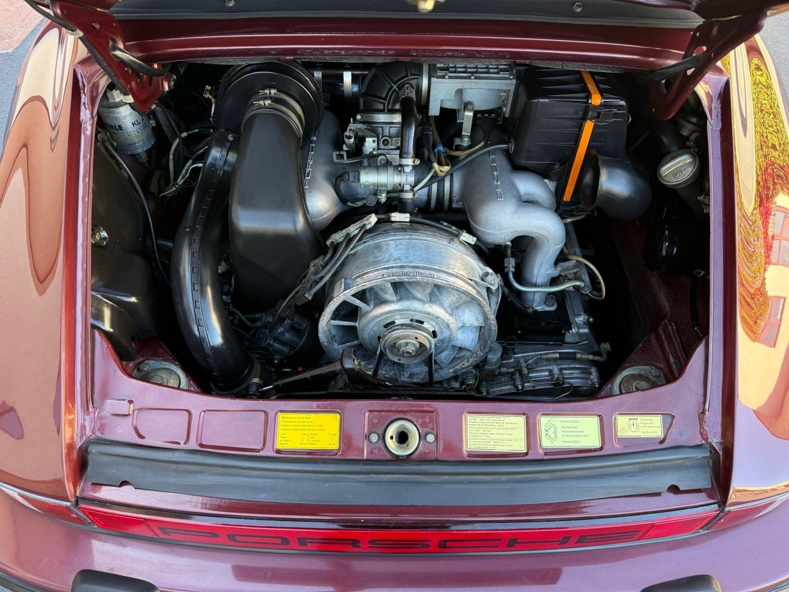 Porsche-911-1983-18