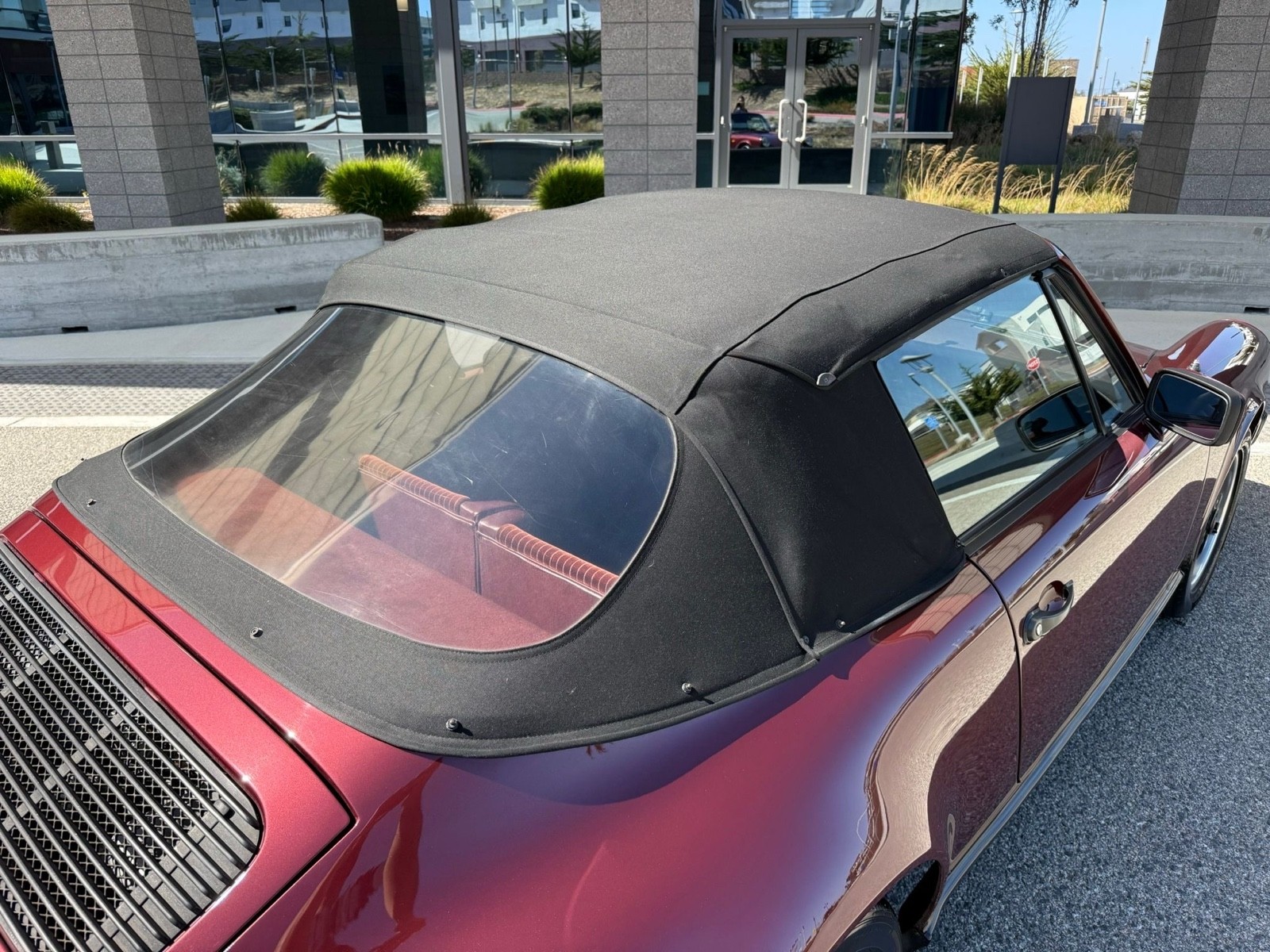 Porsche-911-1983-2