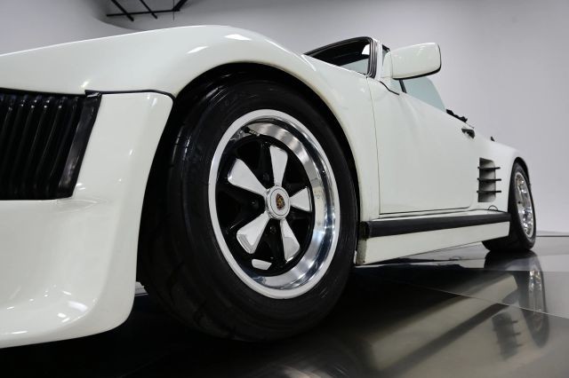 Porsche-911-1983-Convertible-12
