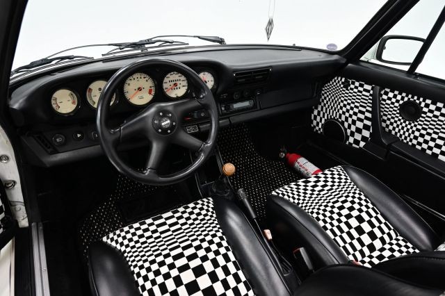 Porsche-911-1983-Convertible-16