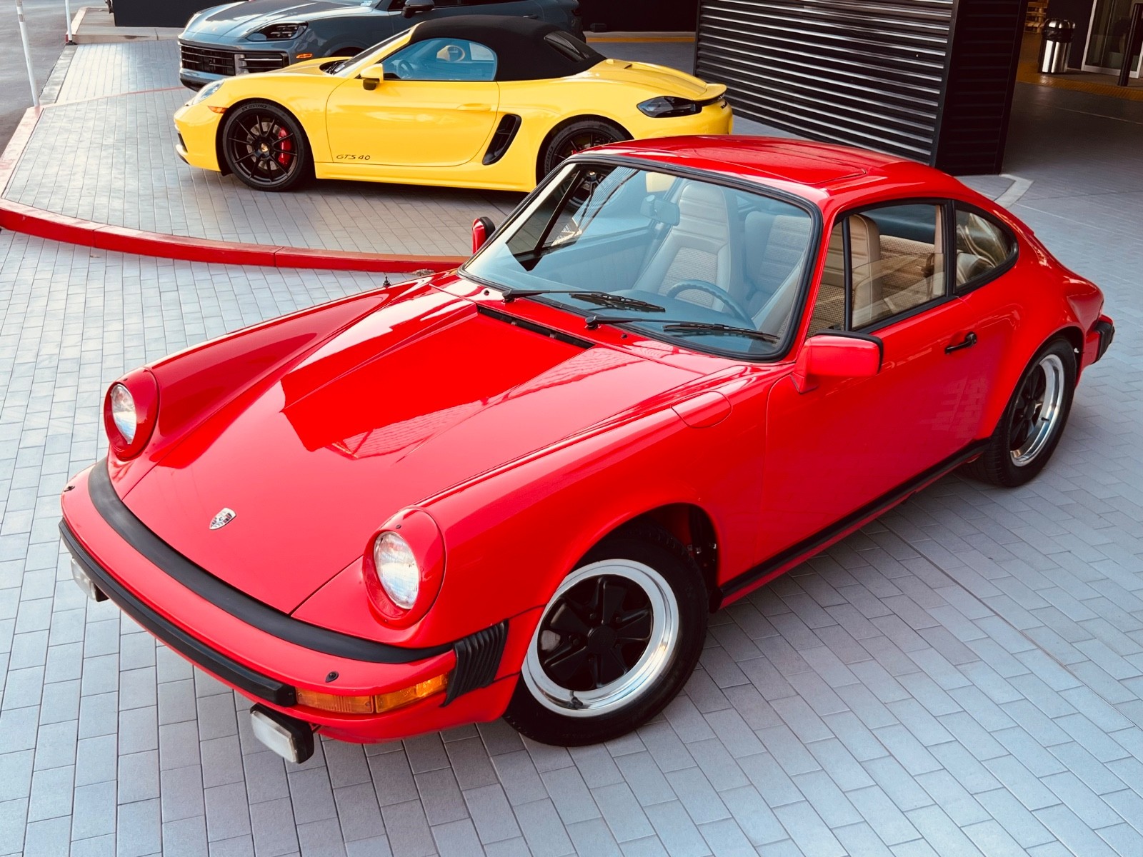 Porsche-911-1983-Coupe-10